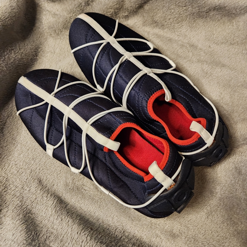 Shoes - Picture 3 of 7